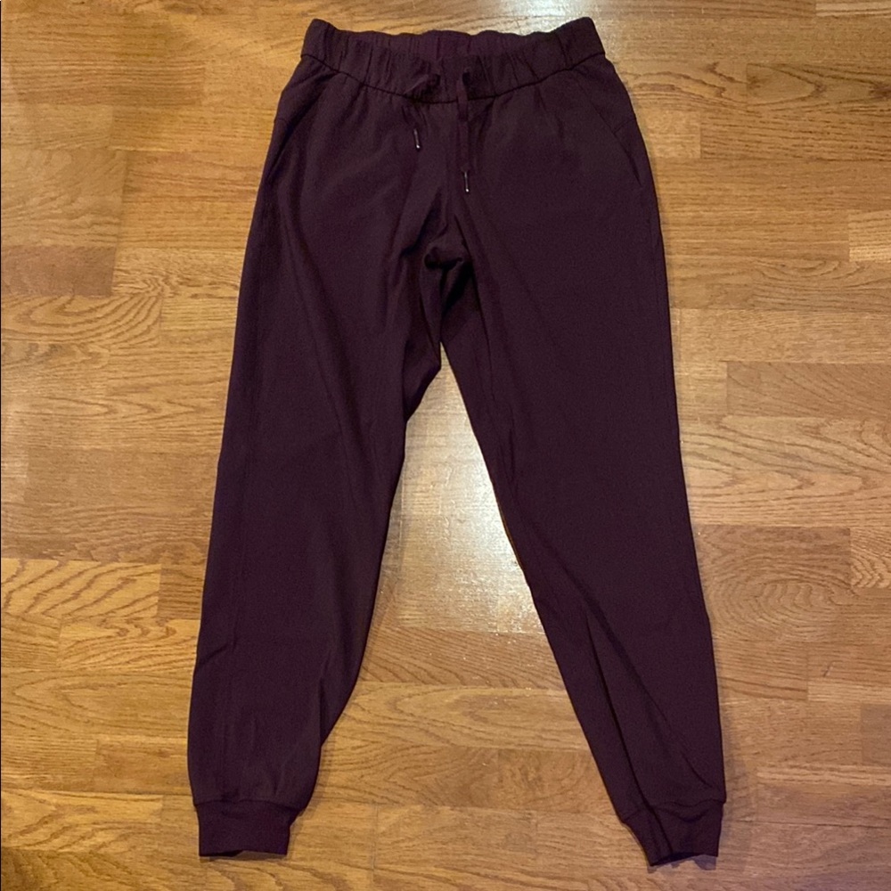 Lululemon Ready to Rule Dark Purple/Maroon Jogger Size 4